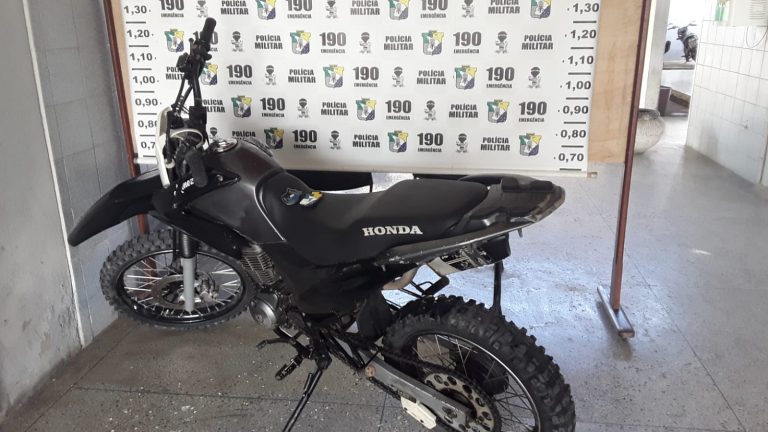 7ºBPM apreende moto e prende mulher por receptação em Lagarto