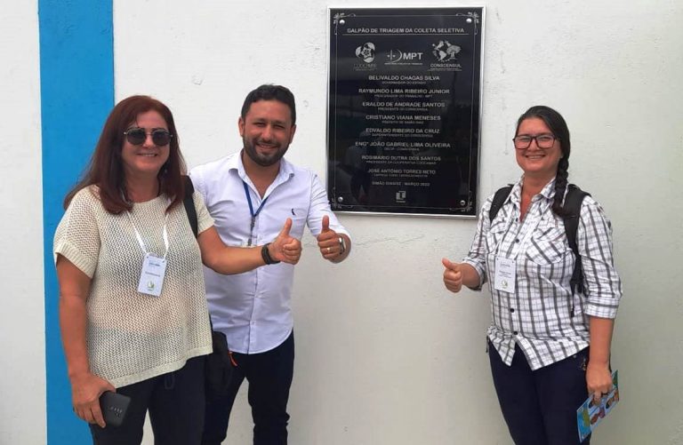 Vera Silva comemora inauguração de galpão de recicláveis em Simão Dias