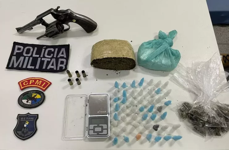 Materiais encontrados durante a operação — Foto: PM/SE