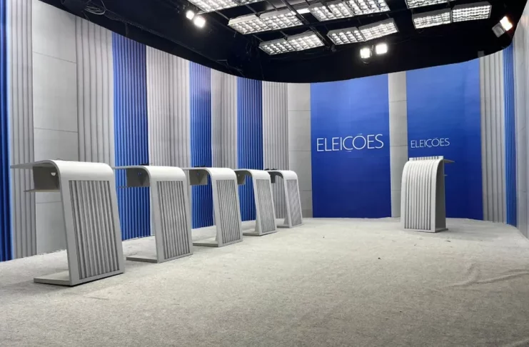 Cenário para o debate na sede da TV Sergipe — Foto: TV Sergipe
