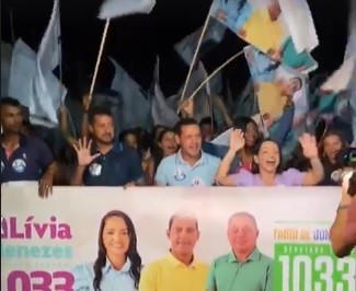 Lívia Menezes e Fabio Chagas realizam grande passeata em Lagarto