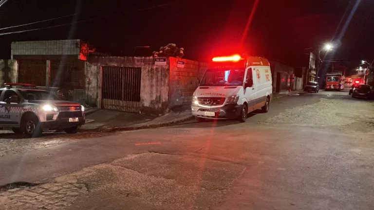 Homem é morto a tiros dentro de casa