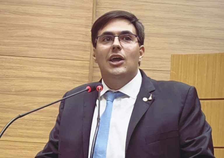 Talysson de Valmir é reempossado na Alese