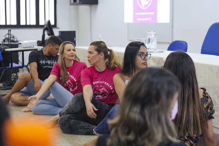 Campus de Lagarto realiza ação da campanha Outubro Rosa