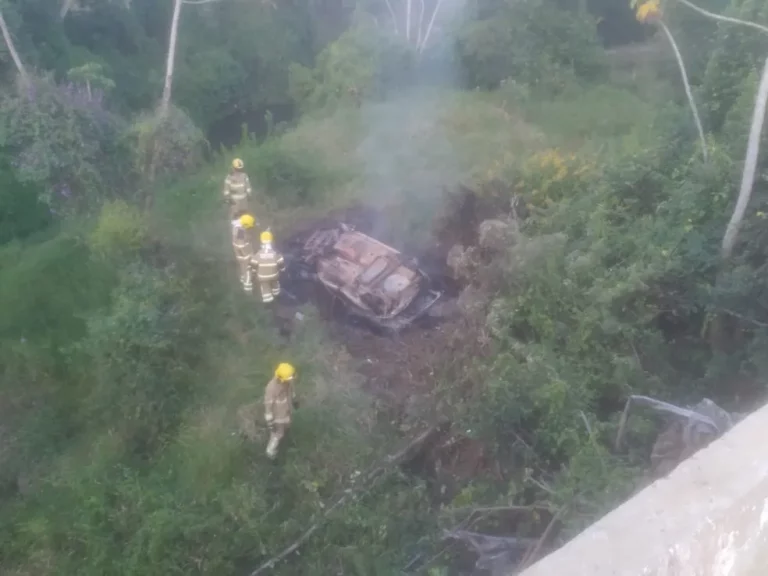 Motorista morre carbonizado após veículo pegar fogo em Itaporanga D´Ajuda