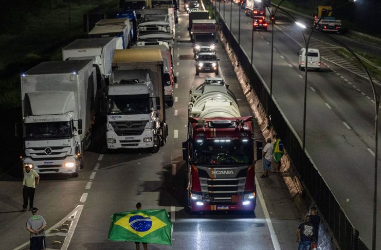 2022-10-31t224607z_1416775011_rc2icx9a1nbq_rtrmadp_3_brazil-election-protests