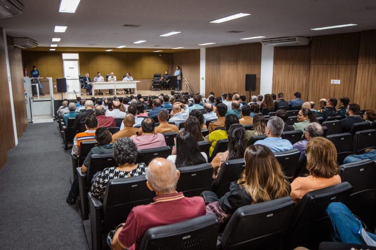 Belivaldo reúne administração para discutir processo de transição