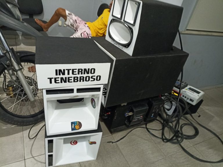 Homem vai para na delegacia após desacatar policiais em Lagarto