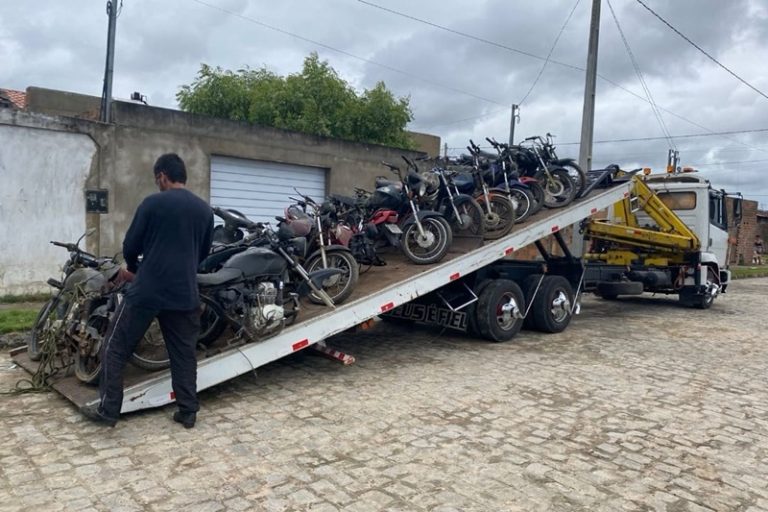 PM encontra 18 motos em um desmanche ilegal em Tobias Barreto