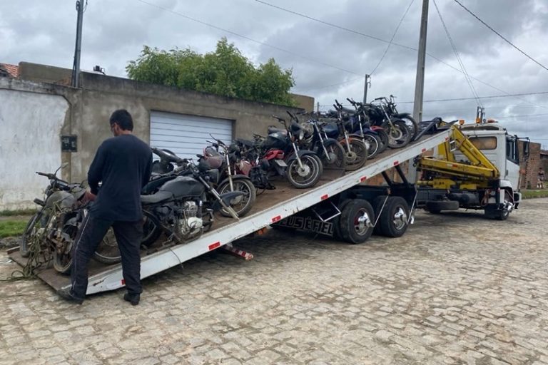 PM encontra 18 motos em um desmanche ilegal em Tobias Barreto