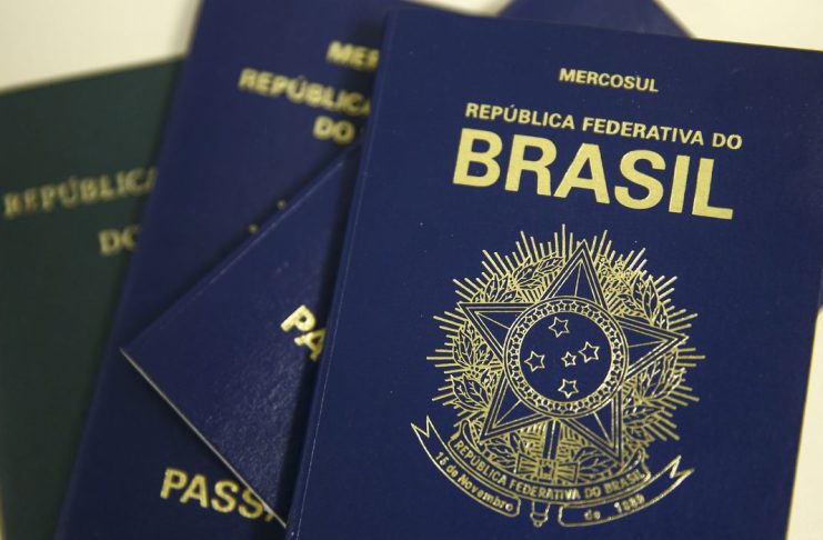 Passaporte brasileiro.