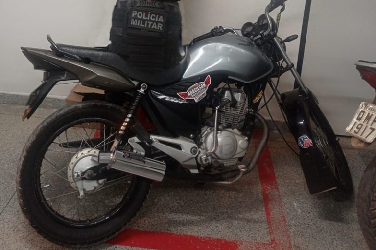 PM apreende adolescente por direção perigosa em Simão Dias