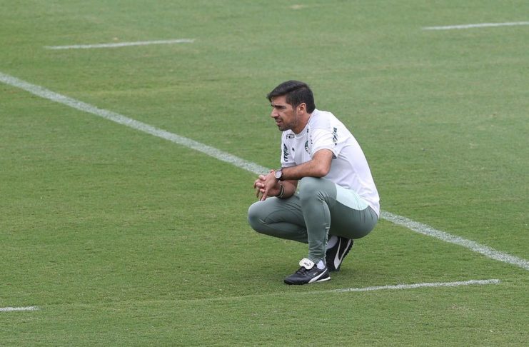 O técnico Abel Ferreira, da SE Palmeiras, durante treinamento, na Academia de Futebol. (Foto: Cesar Greco)