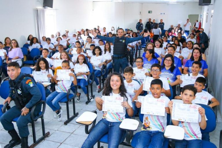 Cerca de 150 estudantes de Lagarto recebem certificação do Proerd