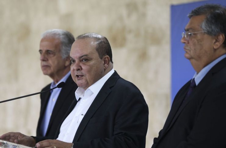 O futuro da Defesa José Múcio Monteiro e da Justiça, Flavio Dino, falam à imprensa após reunião com o governador do Distrito Federal, Ibaneis Rocha