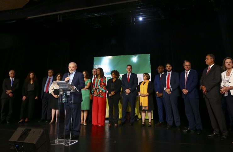 O presidente eleito, Luiz Inácio Lula da Silva, anuncia novos ministros que comporão o governo.(Foto: Marcelo Camargo)