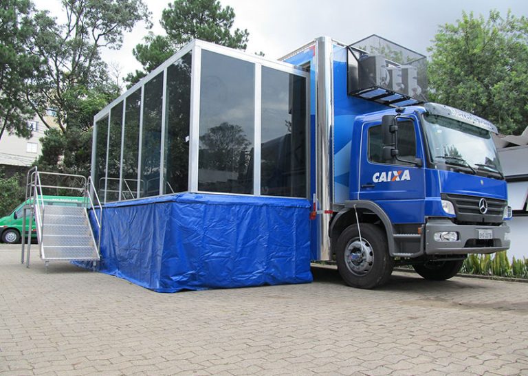 Caminhão da CAIXA realiza atendimento à população de Lagarto