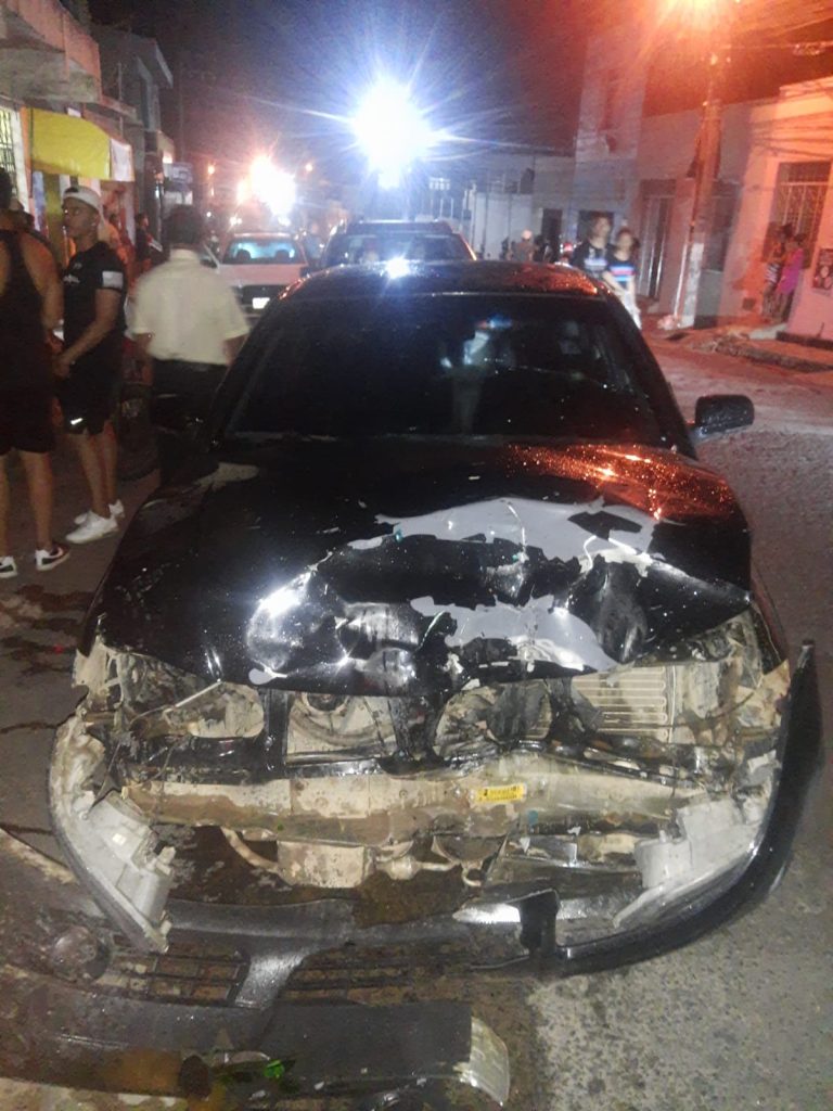Colisão entre carro e moto deixa dois feridos em Lagarto