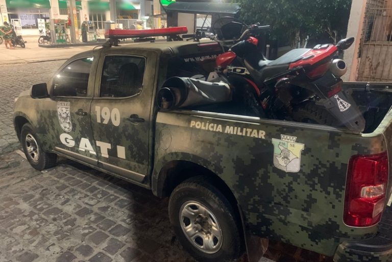 Polícia recupera veículo com restrição de roubo em Boquim