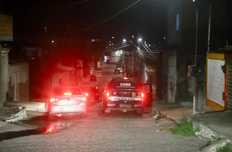 Polícias Civil e Militar durante Operação Levítico em Aracaju (SE) — Foto: SSP/SE