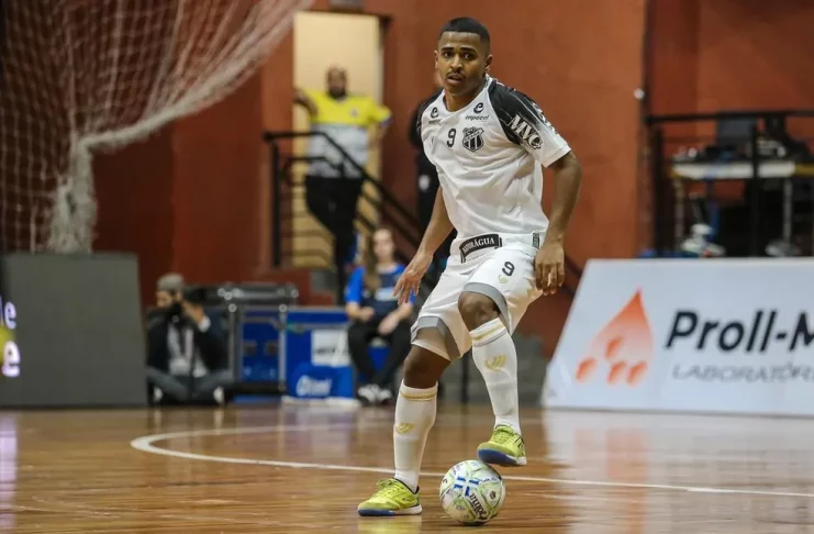 Ala sergipano Lukinhas atuando pelo Ceará — Foto: Mauricio Mateus Moreira/Pato Futsal