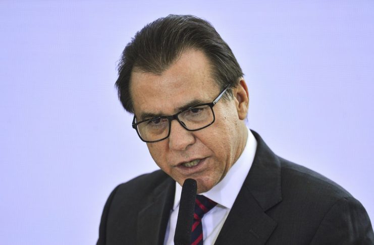 O ministro do Trabalho, Luiz Marinho, durante encontro com dirigentes de centrais sindicais, no Palácio do Planalto.