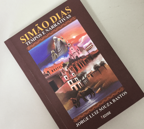 Historiador simãodiense publica livro sobre sua terra natal