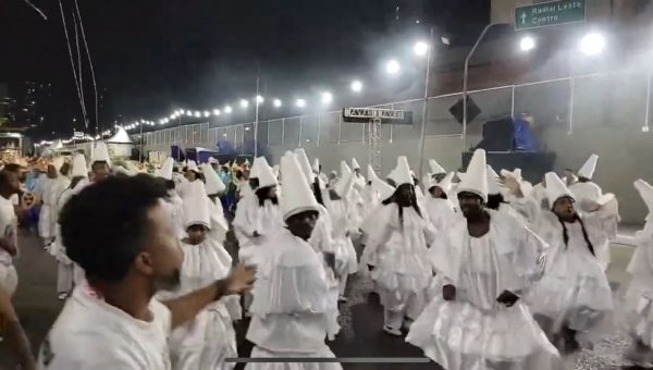 Os Parafusos de Lagarto são destaque em desfile de escola de samba de SP