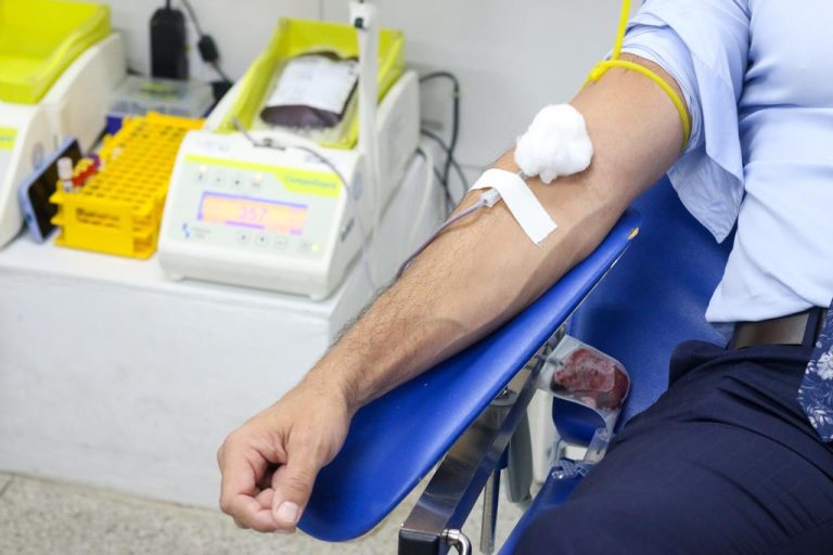 Hemose recebe servidores da Saúde para doação de sangue