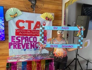 Prefeitura realiza ação de prevenção às IST’s em tradicional prévia carnavalesca