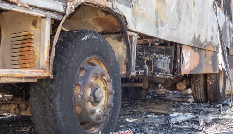 Ônibus da Prefeitura de Tobias Barreto são atingidos por incêndio