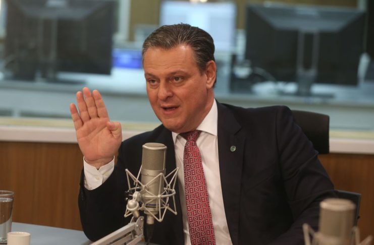 O ministro da Agricultura, Pecuaria e Abastecimento, Carlos Favaro, éo entrevistao do programa A Voz do Brasil. (Foto: Valter Campanato)