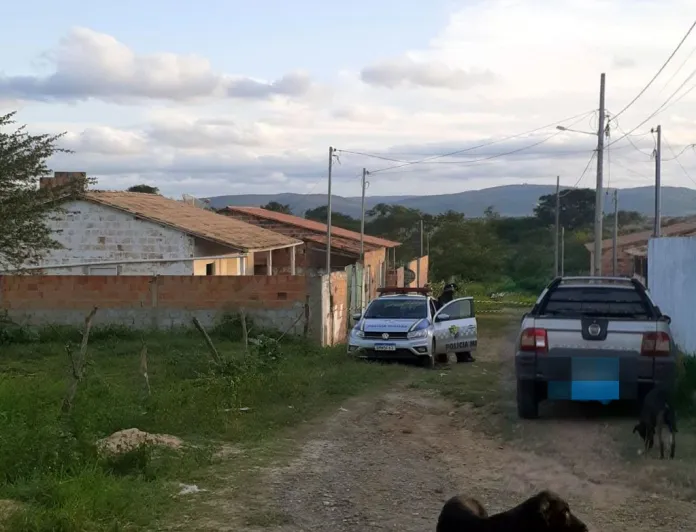 Com tiros no rosto e no peito, homem é assassinado na zona rural de Simão Dias