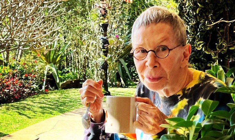 Cantora Rita Lee é internada no Hospital Albert Einstein, em São Paulo