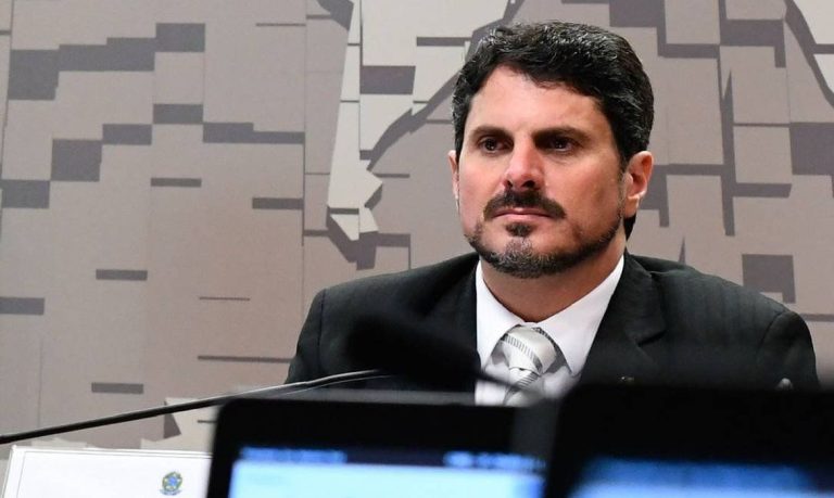 Moraes determina investigação contra senador Marcos do Val
