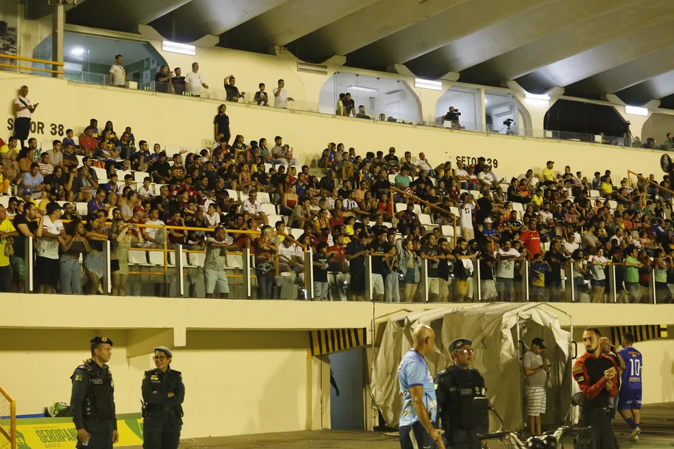 Torcida na Arena Batistão prestigiou Jogo das Estrelas de Narciso — Foto: Osmar Rios