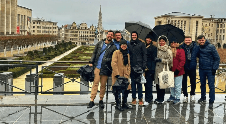 Brasileiro fica ferido em ataque à faca a grupo de turistas em Amsterdã