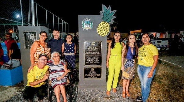 Prefeita Simone inaugura quadra poliesportiva no povoado Bonfim