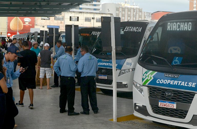 DER aumenta frota de ônibus durante o feriado do Trabalhador
