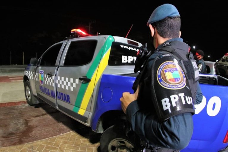 PM prende suspeita de abandonar e maltratar filhos em Aracaju