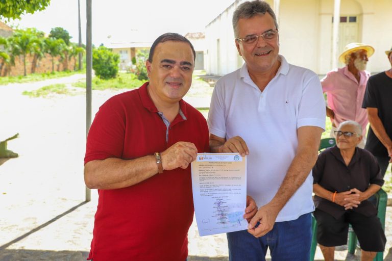 Prefeito Cristiano Viana autoriza construção de praça em Simão Dias
