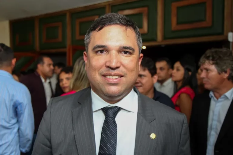 José Carlos Felizola é nomeado conselheiro do TCE