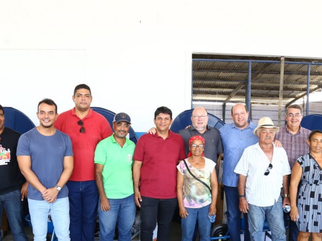 Agricultores de SE recebem kits agrícolas para o incremento nas lavouras