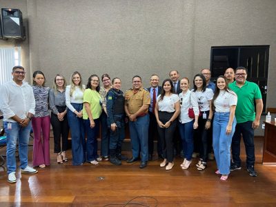 Representantes da prefeitura participam de reunião com o Ministério Público sobre políticas de prevenção ao suicídio