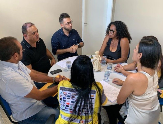 Prefeito de Simão Dias dialoga sobre inclusão das mulheres vulneráveis