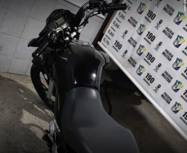 Jovem empina moto próximo à escola, e acaba na delegacia de Lagarto