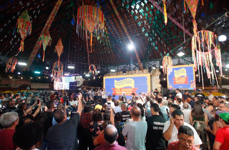 4cf0db7d91fd763162bc8edcce9f8812