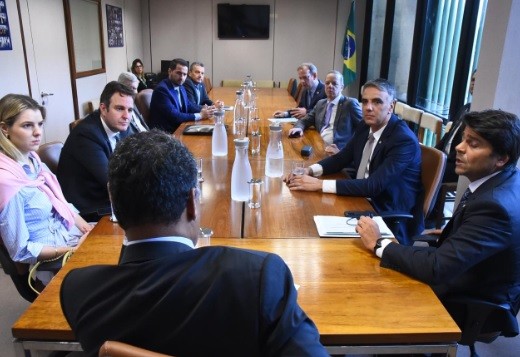 Em Brasília, Fábio Reis discute proposta do novo regime fiscal