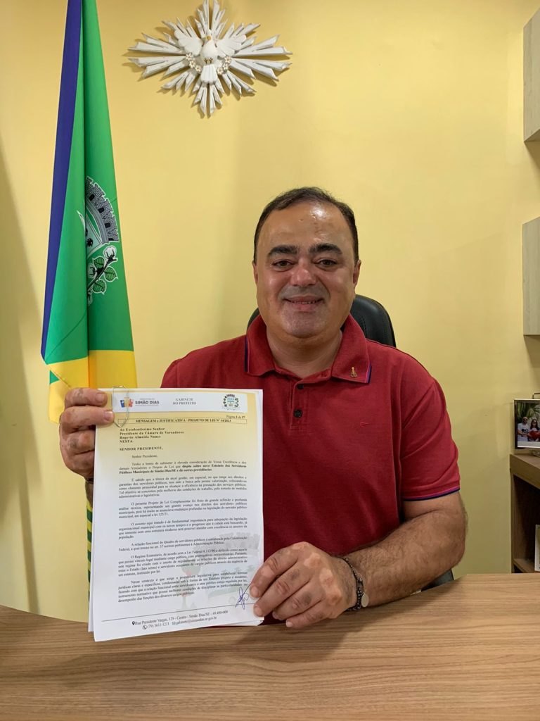 Cristiano Viana encaminha PL que beneficia os servidores de Simão Dias