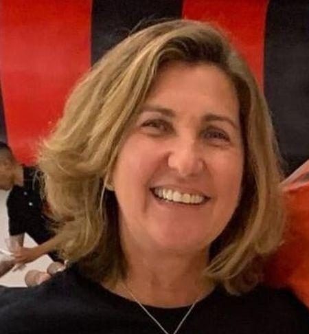 angela-machado-e-diretora-social-do-flamengo-1667335224354_v2_450x600